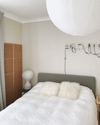 Lirove Lampe de Table Sculpturale en Acier