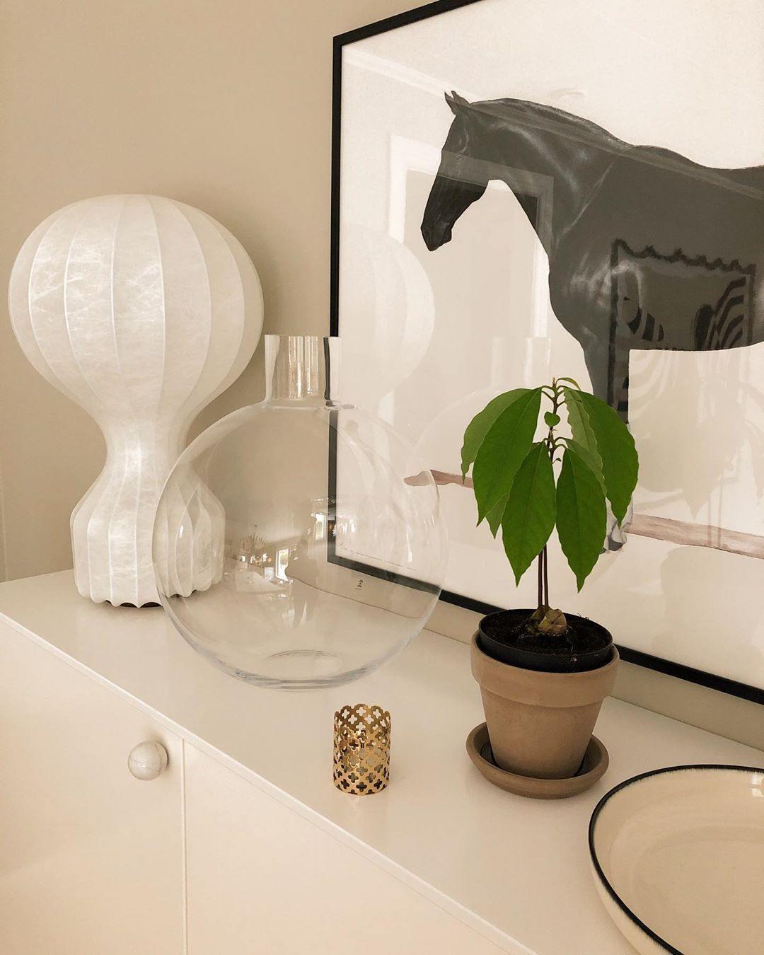 Lirove Lampe de Table Sculpturale en Acier