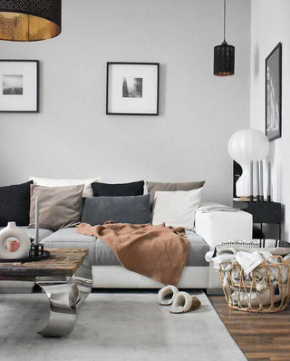 Lirove Lampe de Table Sculpturale en Acier