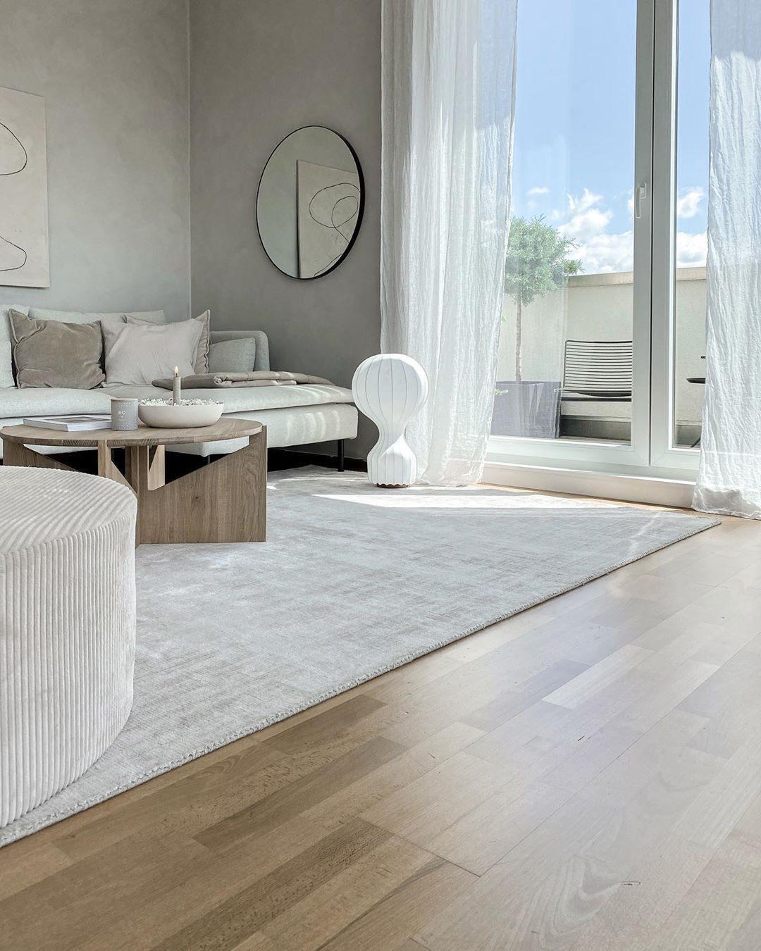 Lirove Lampe de Table Sculpturale en Acier