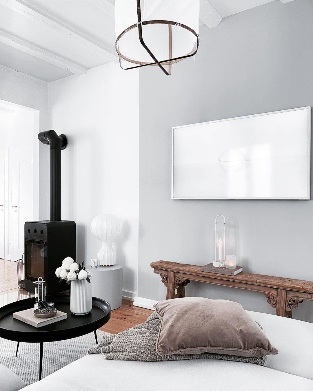 Lirove Lampe de Table Sculpturale en Acier