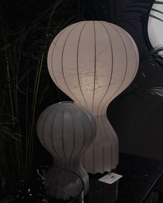 Lirove Lampe de Table Sculpturale en Acier