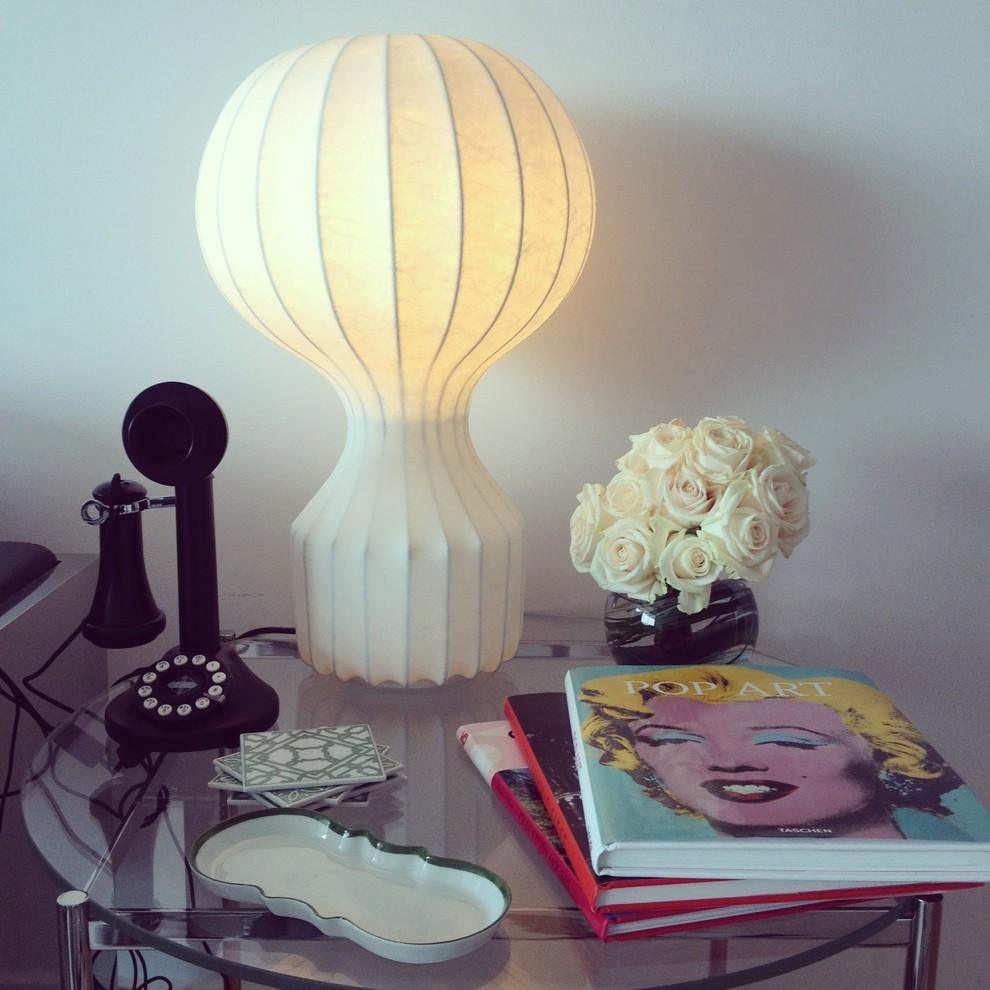 Lirove Lampe de Table Sculpturale en Acier
