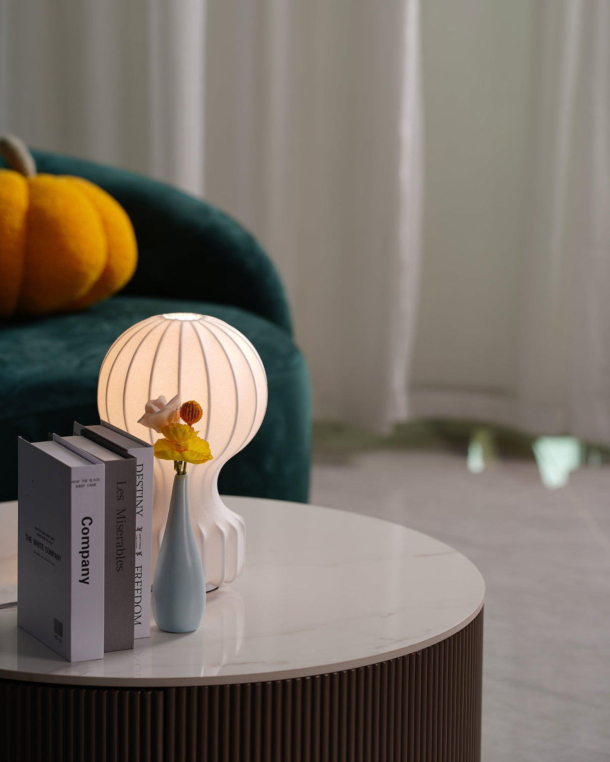 Lirove Lampe de Table Sculpturale en Acier