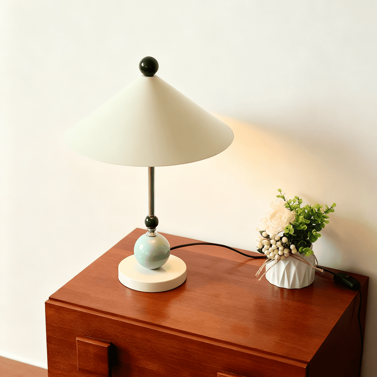 Geo Orb Table Light-Neutral Decor