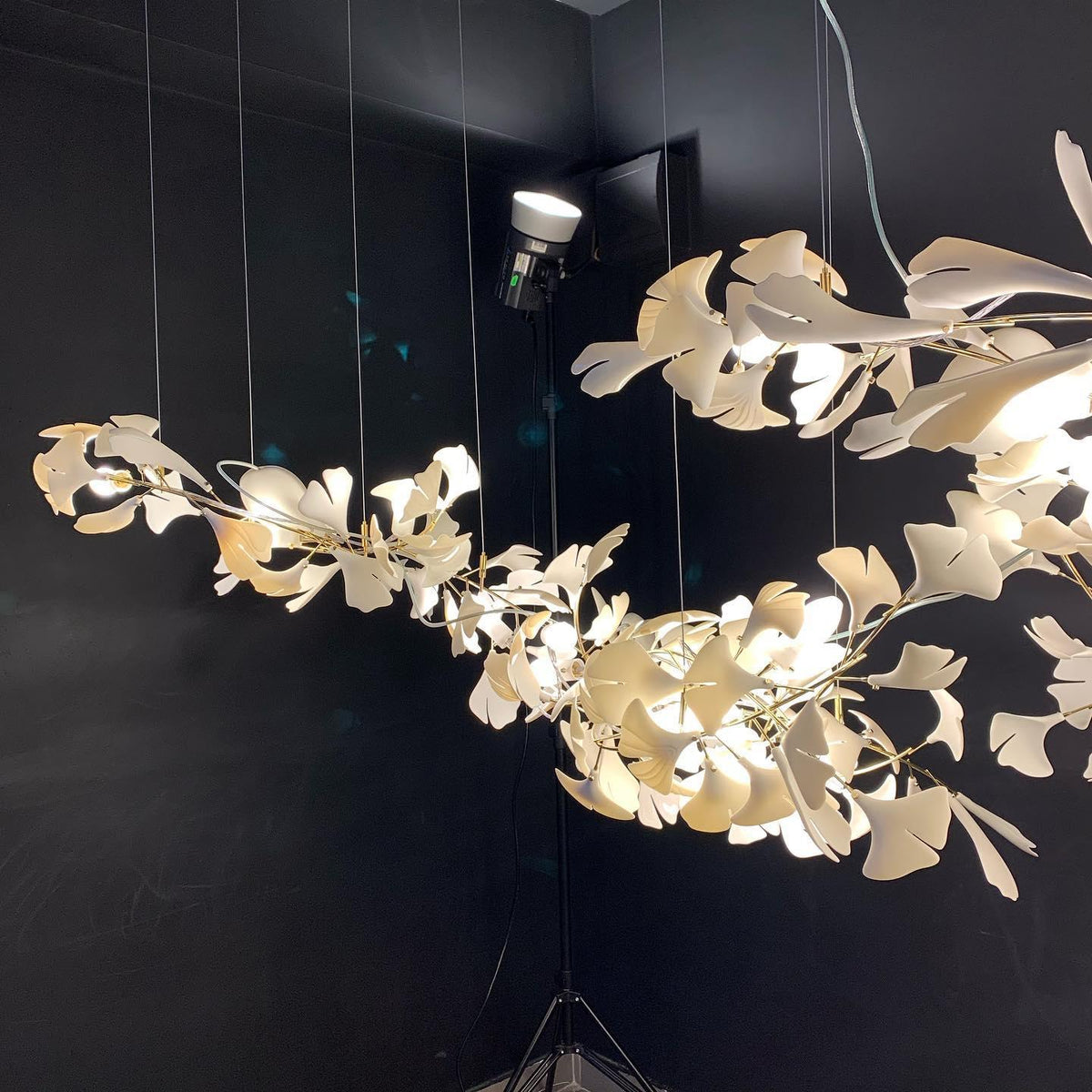 Belilia Lustre en céramique en forme de branche avec feuille de gingko