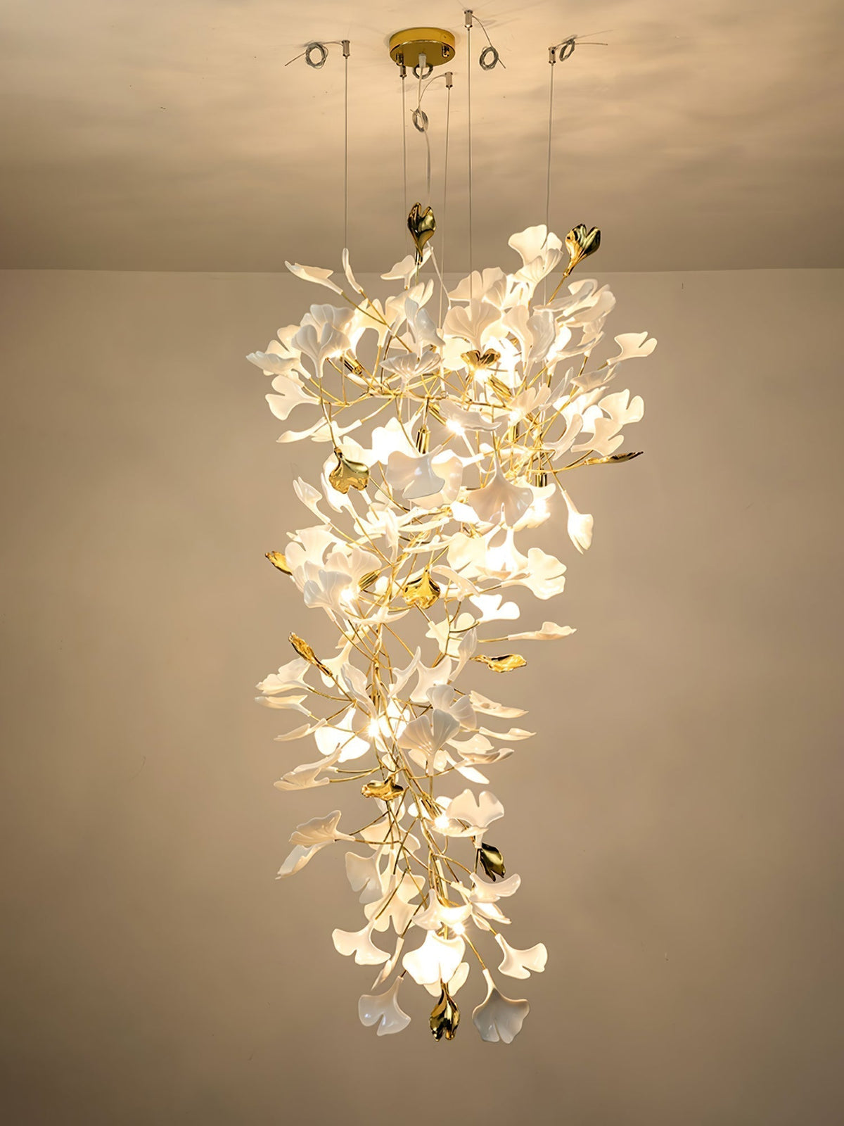 Paveira Lustre Céramique Gingko Luxe Escalier d'Hôtel