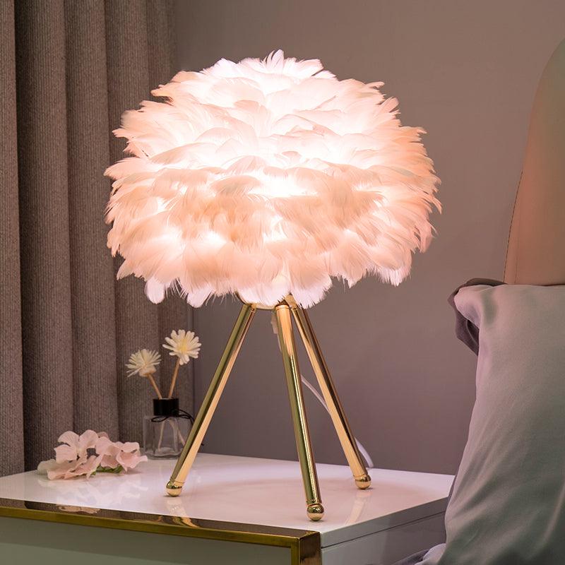 Nilo Lampe de Table Plume Féminine