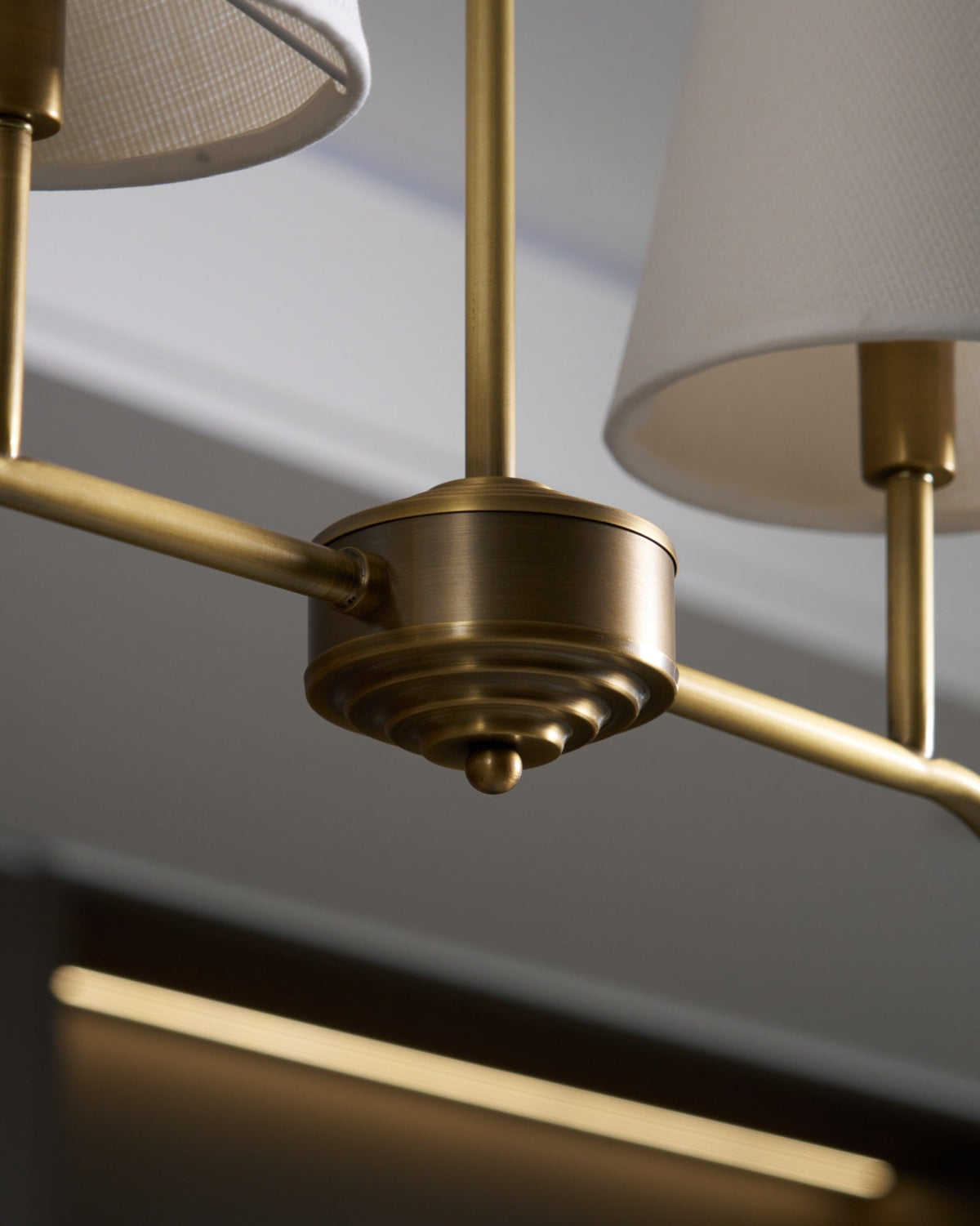 Iselaria Lustre Laiton Courbé Beige Linéaire