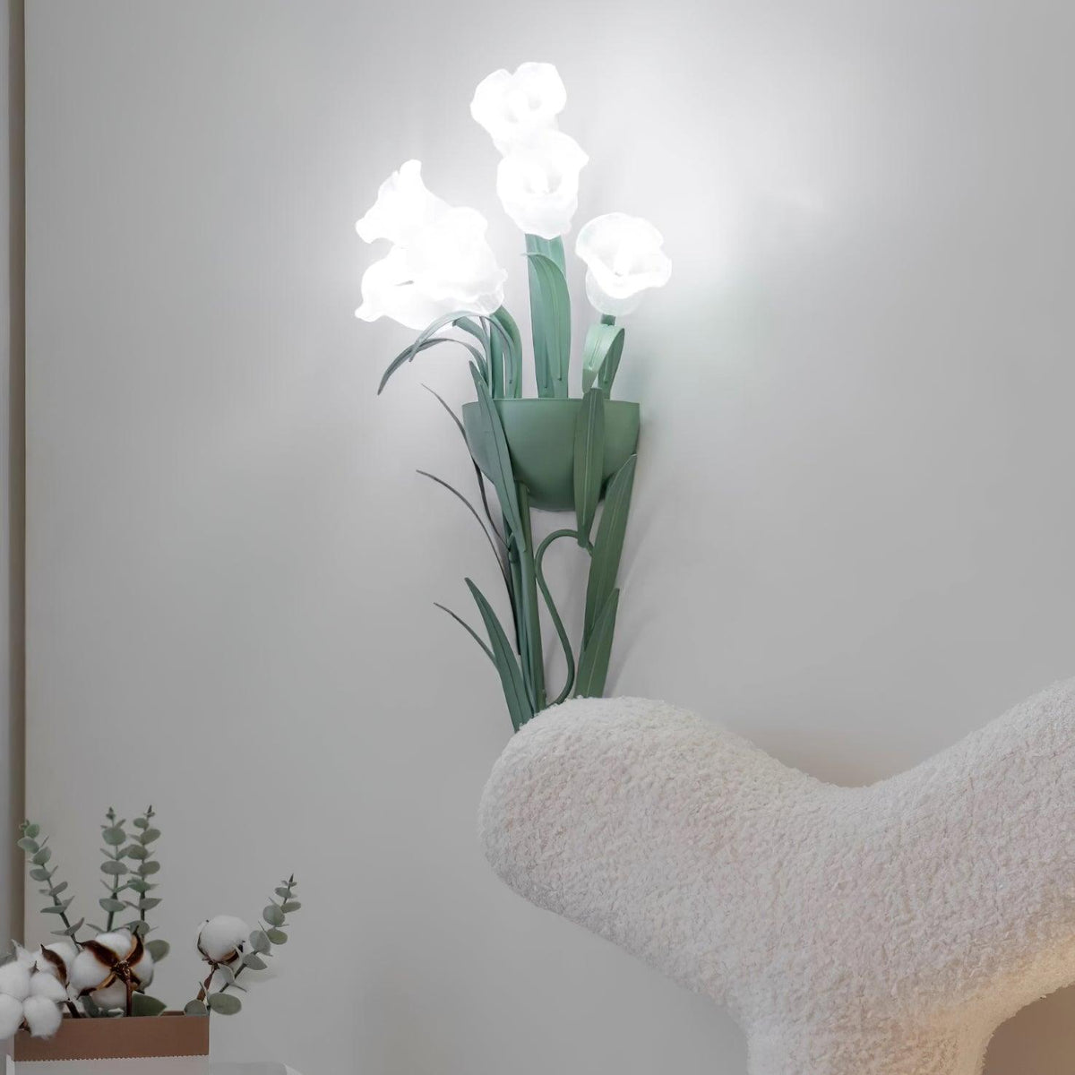 Lunafleur Lily Wall Lamp-Neutral Decor