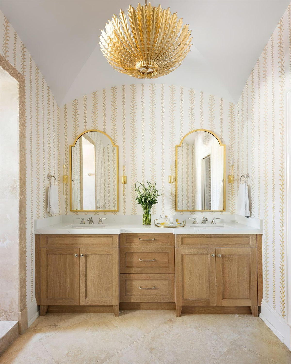 Geyon Golden Leaf Chandelier-Neutral Decor