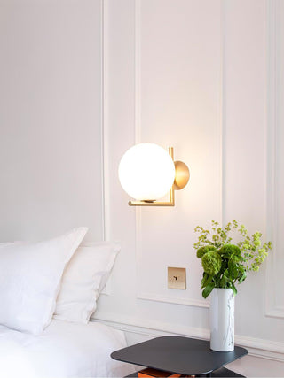 Joanna Applique Murale Moderne Minimaliste en Verre Soufflé Opale