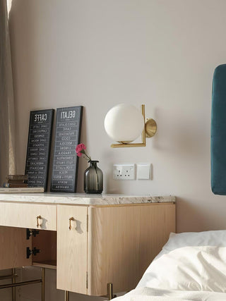 Joanna Applique Murale Moderne Minimaliste en Verre Soufflé Opale