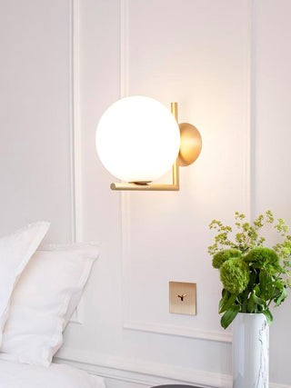 Joanna Applique Murale Moderne Minimaliste en Verre Soufflé Opale