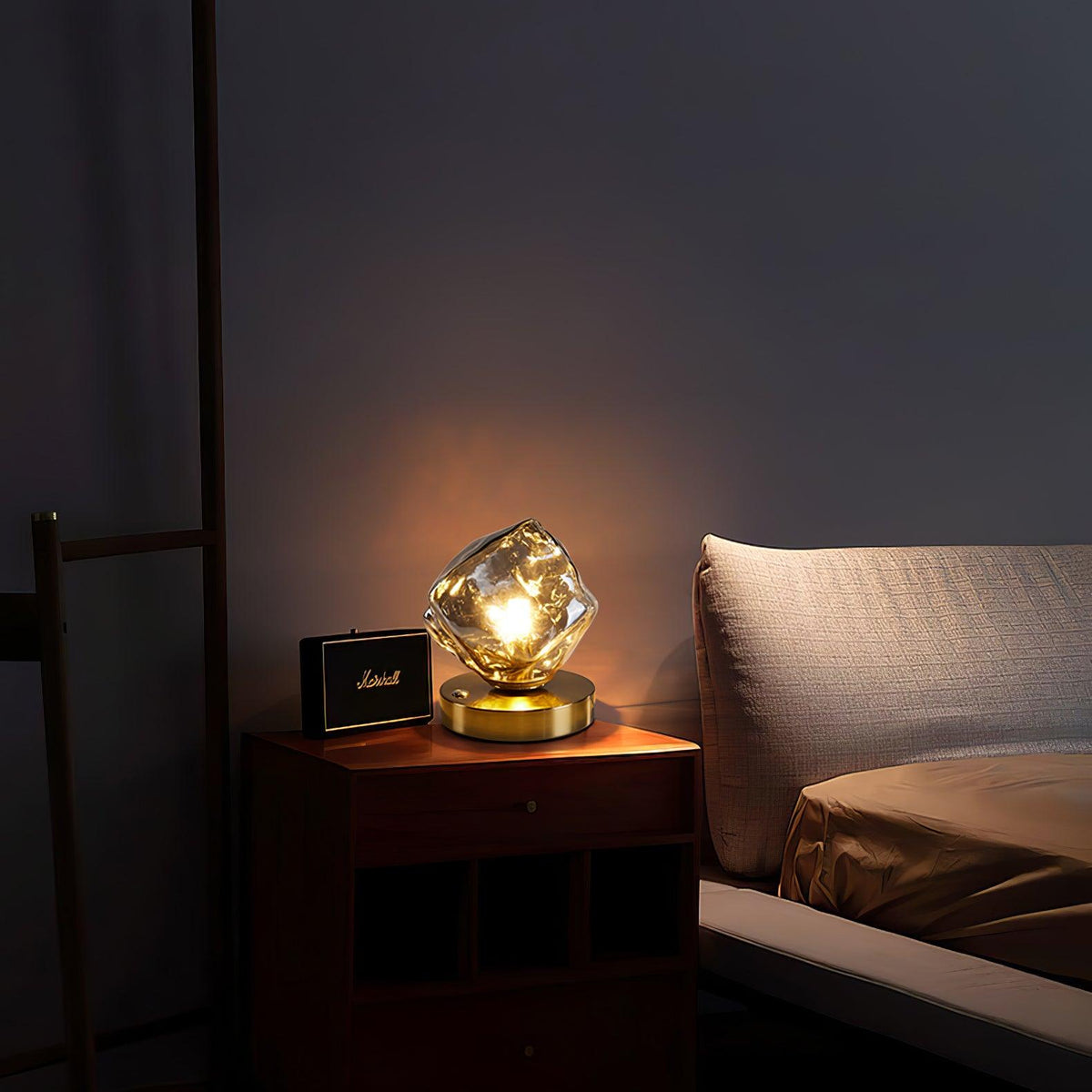 Maris Lampe de Table en Bois d'Art