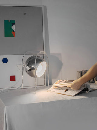 Tynza Lampe de Table en Acier Futuriste