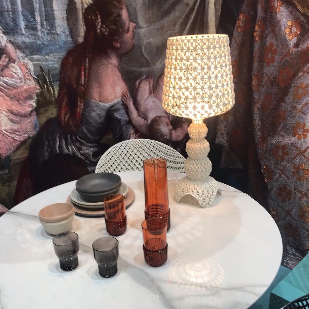 Lilah Lampe de Table en Acrylique Luxe