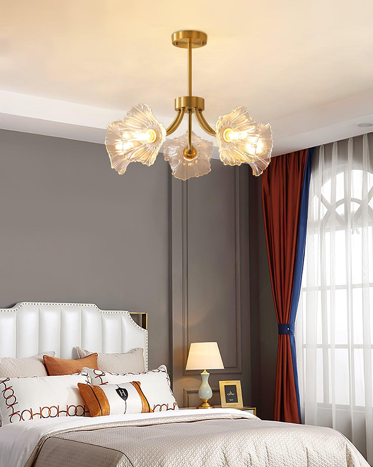 Theraine Lustre en Verre Fleur avec Finition Laiton