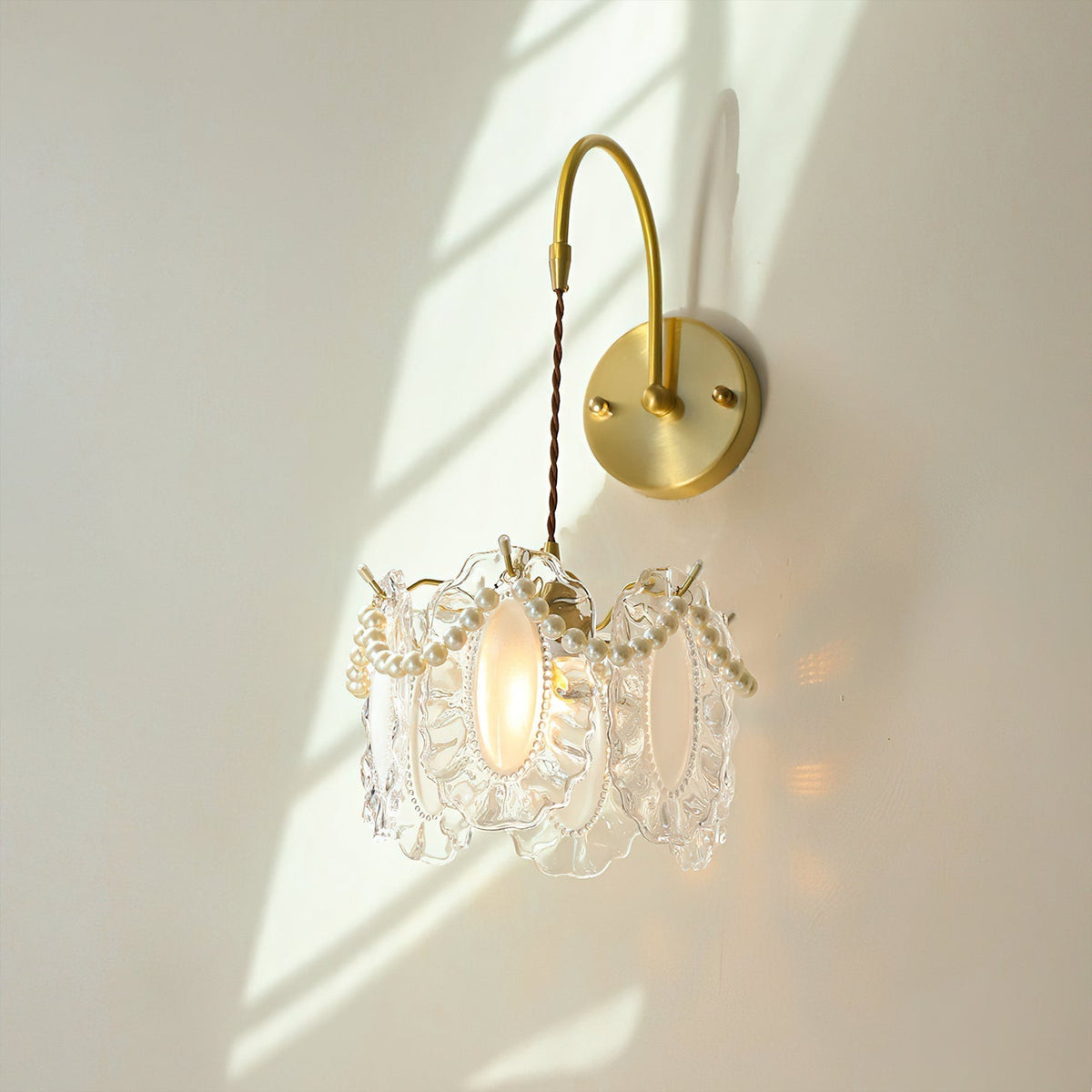 Product dimensions of the Kano Glass Wall Light.