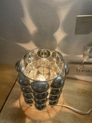 Lirra Lampe de Table en Métal Futuriste