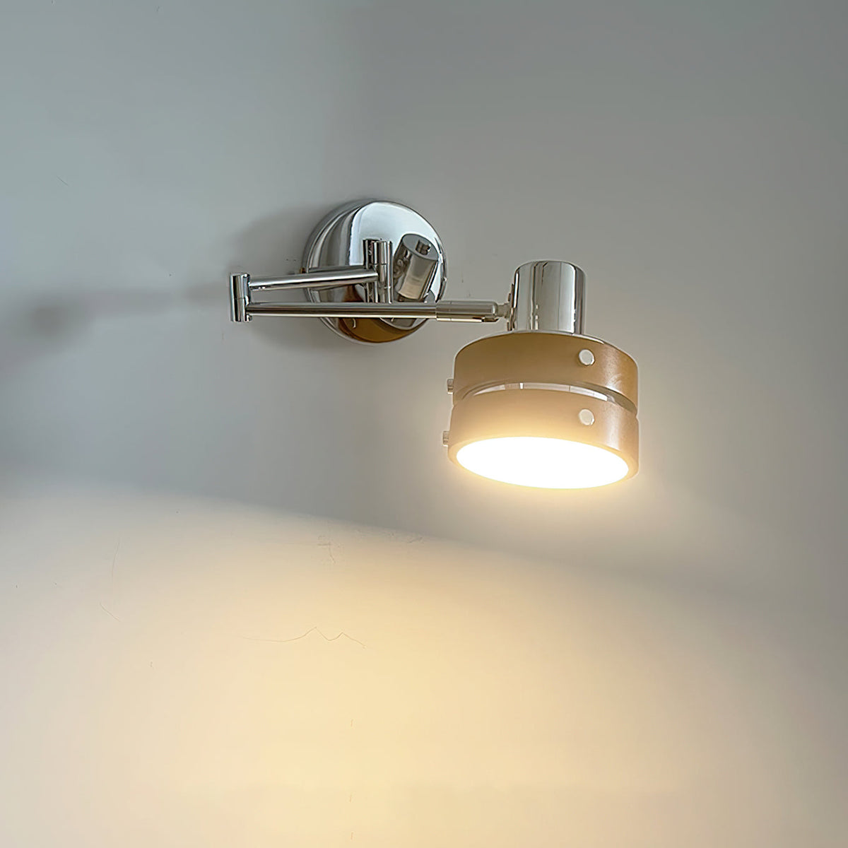 Karry Wall Lamp Wood Adjustable Mid-Century-Neutral Decor