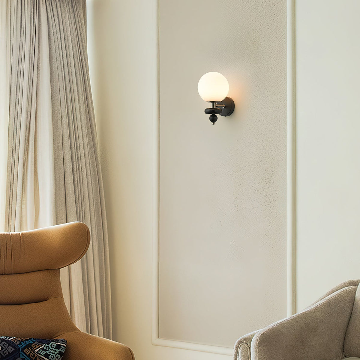 Evelo Modern Globe Wall Lamp-Neutral Decor
