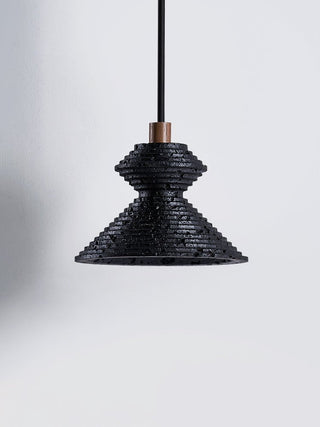 Elia Suspension Travertin Noir Texturé en Couches