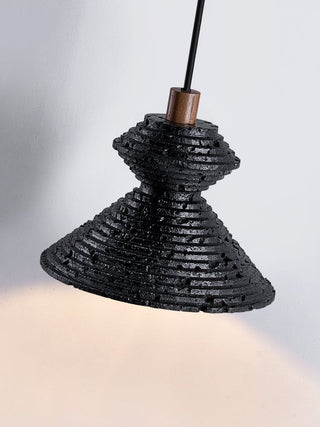 Elia Suspension Travertin Noir Texturé en Couches
