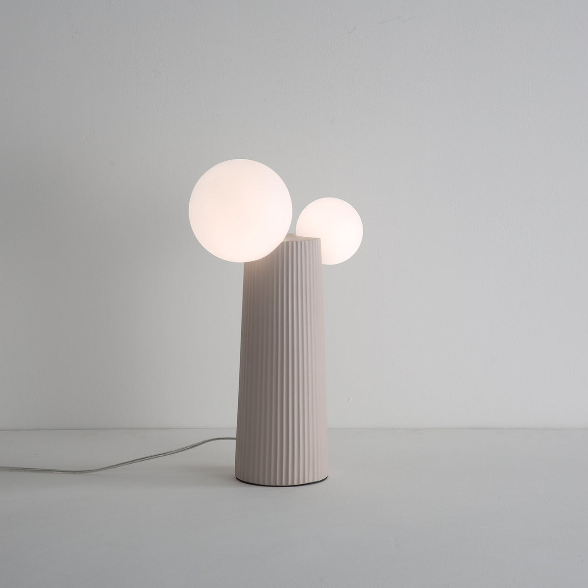 Zenithre Lampe de Table en Résine Et Plastique Joueuse