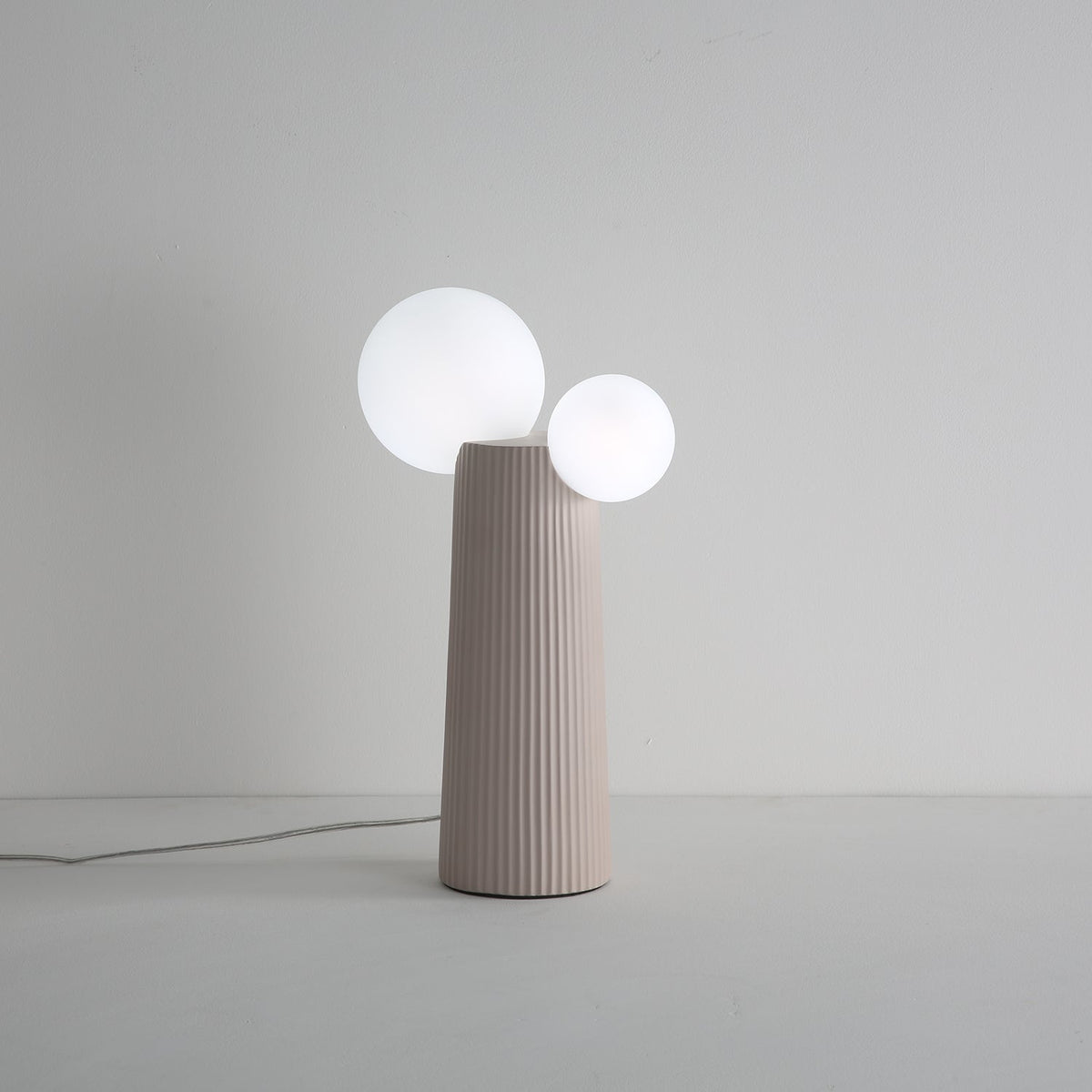 Zenithre Lampe de Table en Résine Et Plastique Joueuse