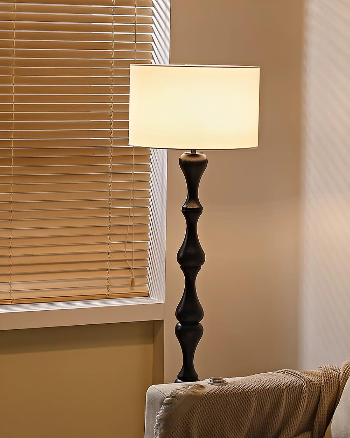 Turner Lampadaire
