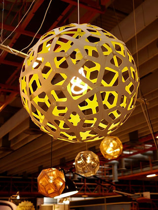 Lustra Suspension Géométrique en Bois Tressé