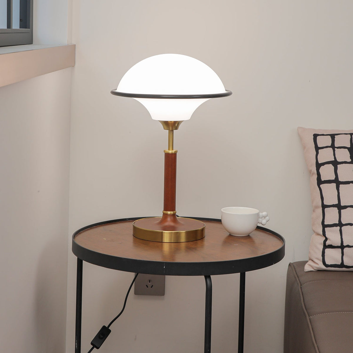 Solstic Bois du Milieu du Siècle Lampe de Table
