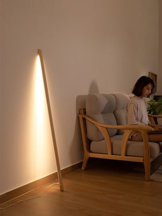 Echo Lampadaire en Bois Moderne Linéaire