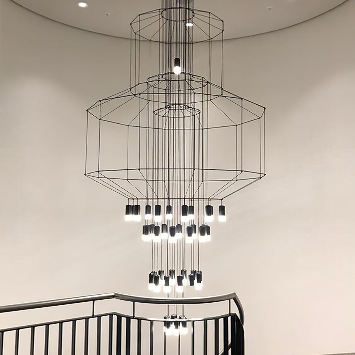 Soloris Lustre Lignes Noir Structure Métallique LED