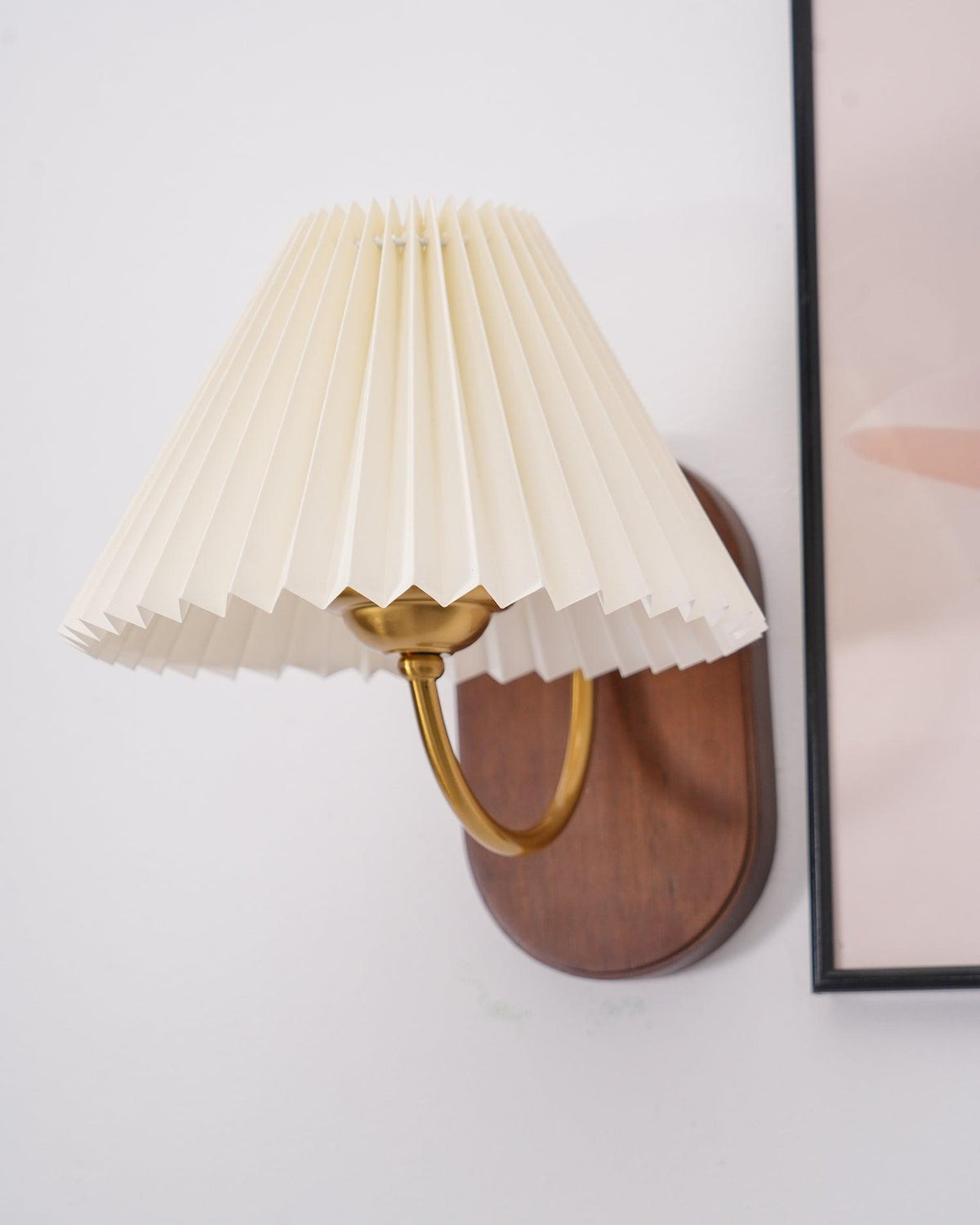 Solenne Vintage Pleated Shade Wall Lamp-Neutral Decor