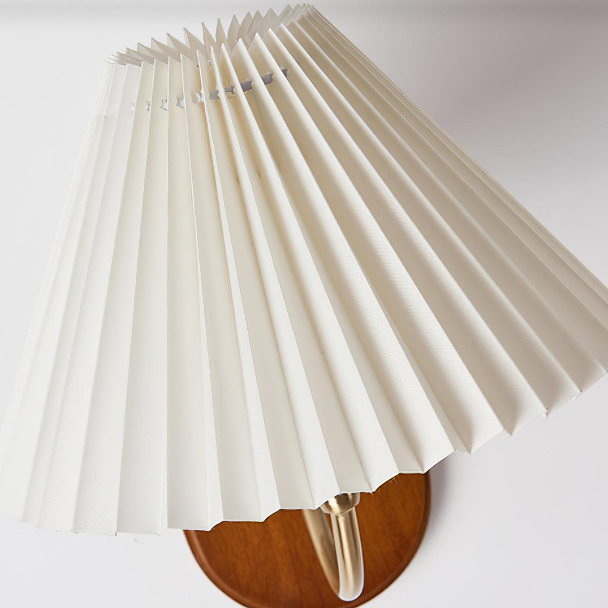 Solenne Vintage Pleated Shade Wall Lamp-Neutral Decor