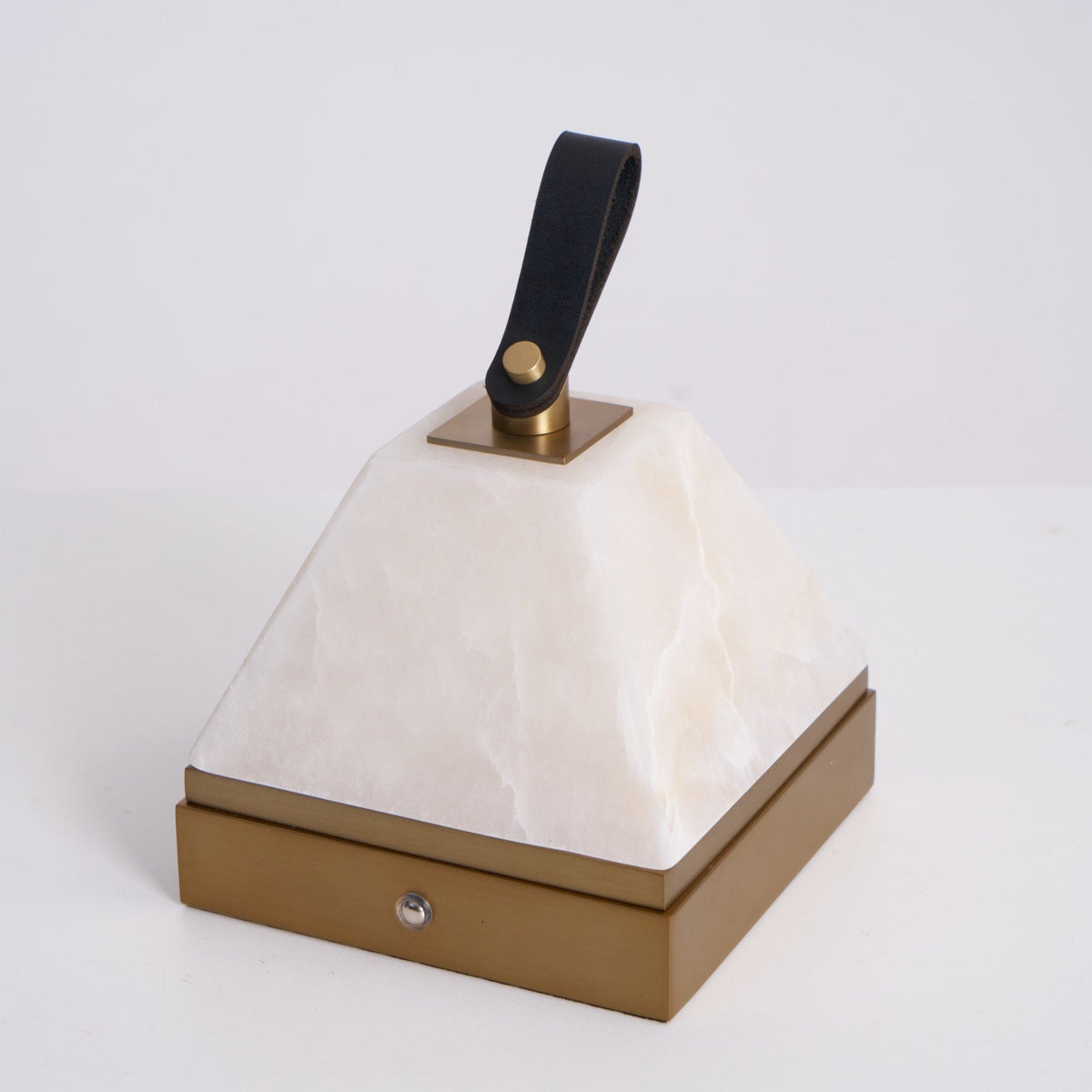 Pyramidale Alabaster Table Lamp with Leather Handle-Neutral Decor