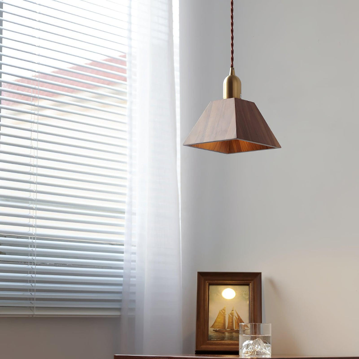 Edrenae Suspension Lampe Noyer Laiton Moderne pour Salon
