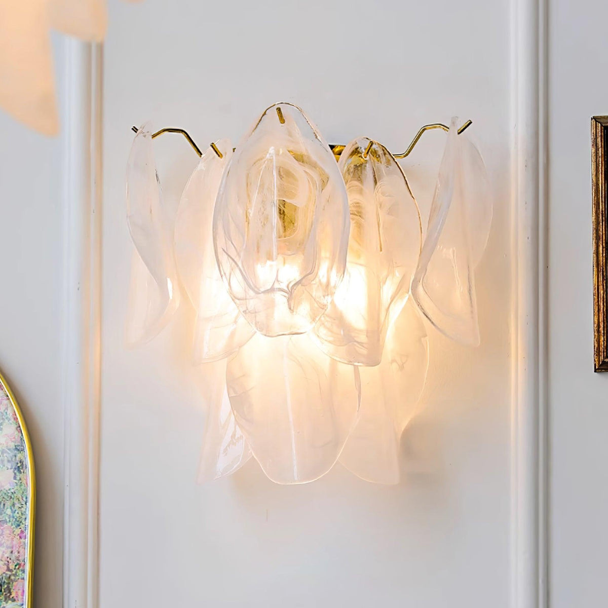 Evelo Petal Glass Wall Lamp-Neutral Decor