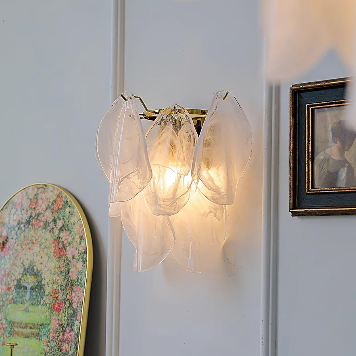 Evelo Petal Glass Wall Lamp-Neutral Decor