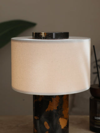Kalvy Lampe de Table Cylindrique en Marbre Travertin