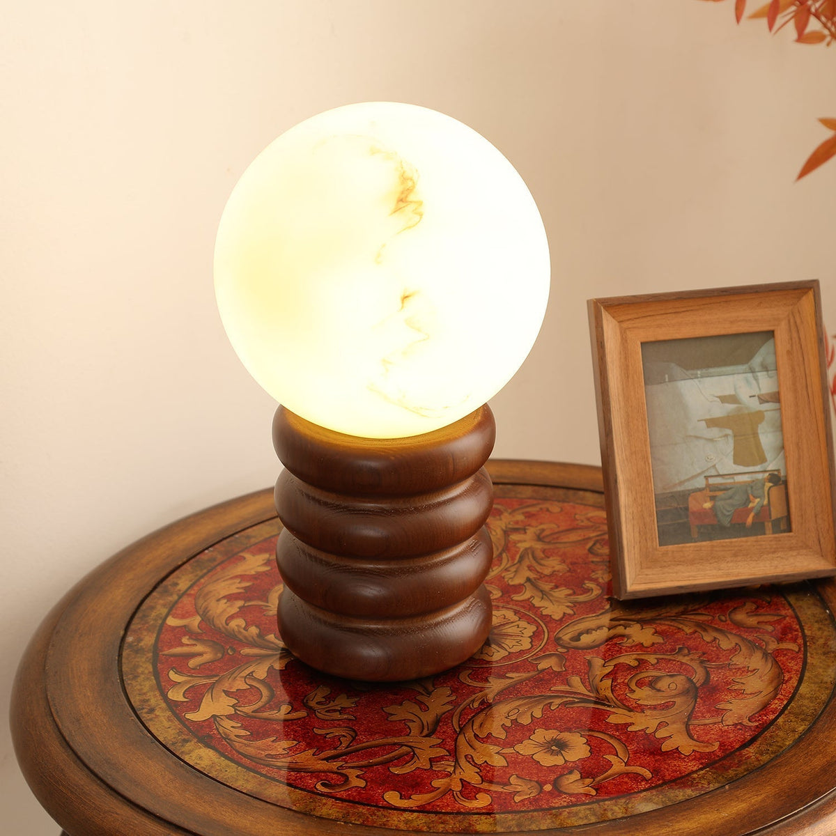 Novar Lampe de Table Contemporaine en Bois Noyer