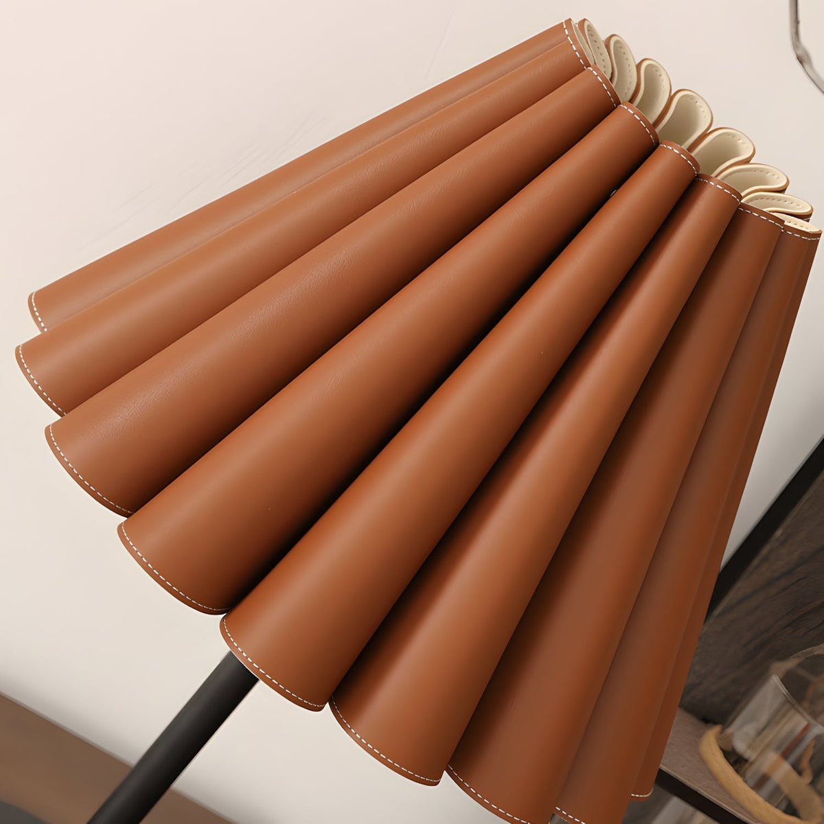 Laurel Applique de Table Pleat