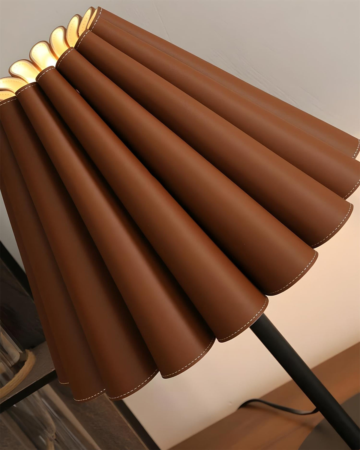 Laurel Applique de Table Pleat