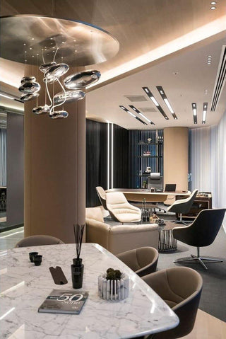 Lustra Lustre Sculptural en Aluminium