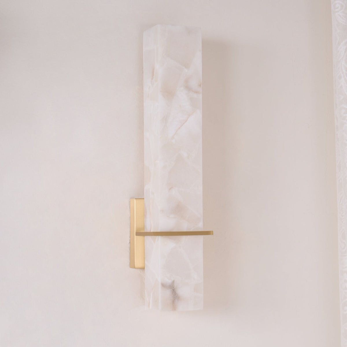 Ritta Wall Lamp White Alabaster Brass Modern Cuboid-Neutral Decor