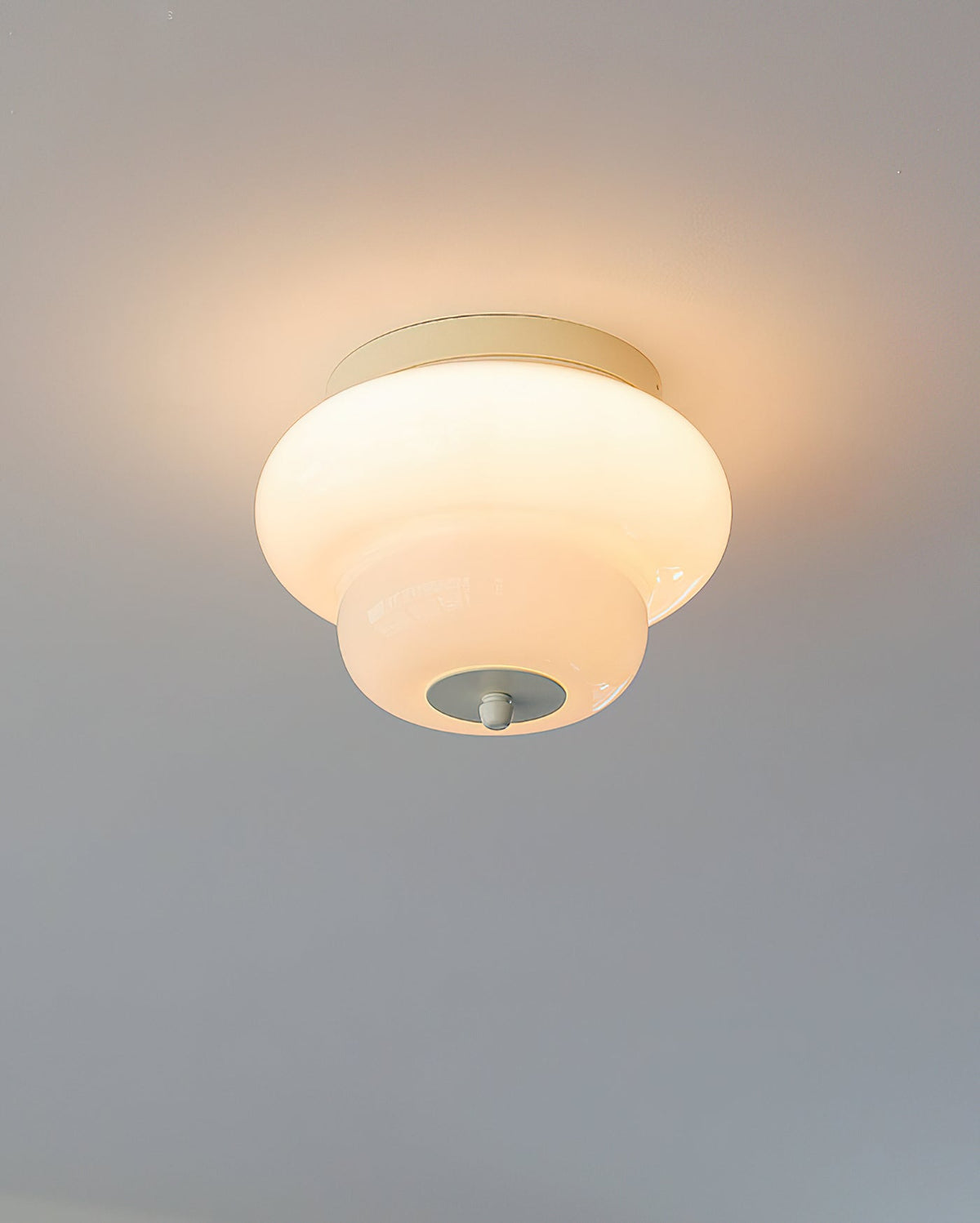 A diagram showing the dimensions of the Milo Ceiling Mount: 28 cm diameter and 21 cm height.