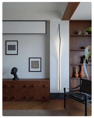 Minimalist Curving Ribbon LED Wall Sconce-Neutral Decor