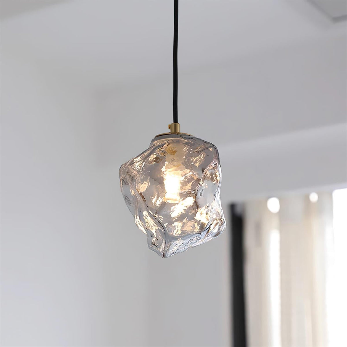 Elaeria Suspension